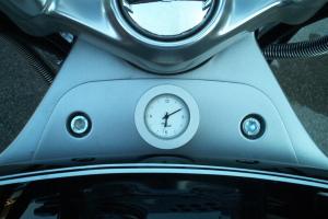 Neue BMW Motorrad Uhr für Markenfans + kostenloser Schlüsselring